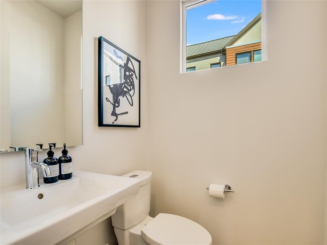 Building Photo - 3100 Menchaca Rd