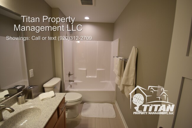 Building Photo - 681 N Waldoch Dr