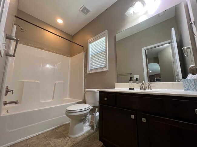 Building Photo - 1031 Liberty Ln