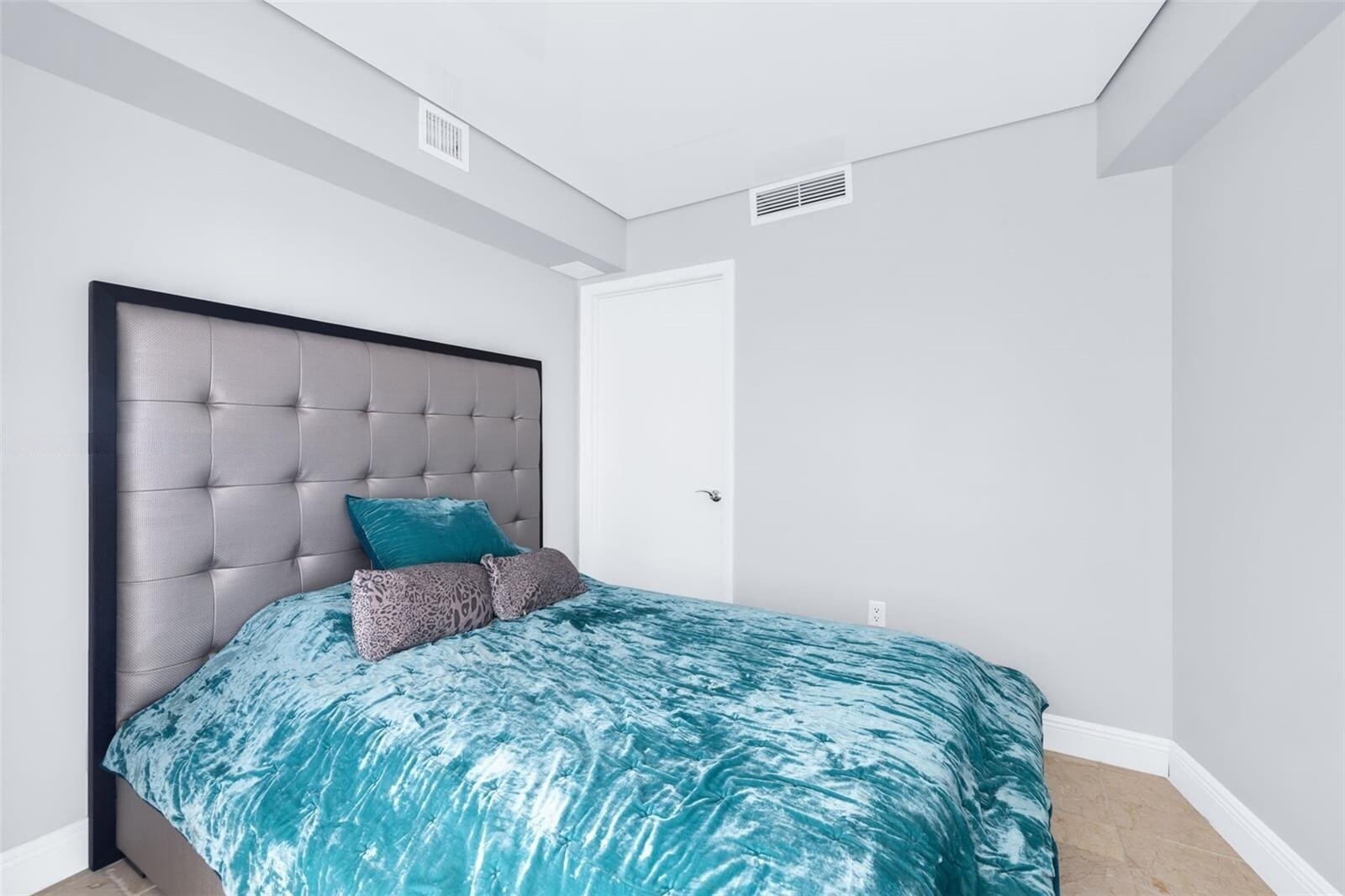 Building Photo - 1800 S Ocean Dr