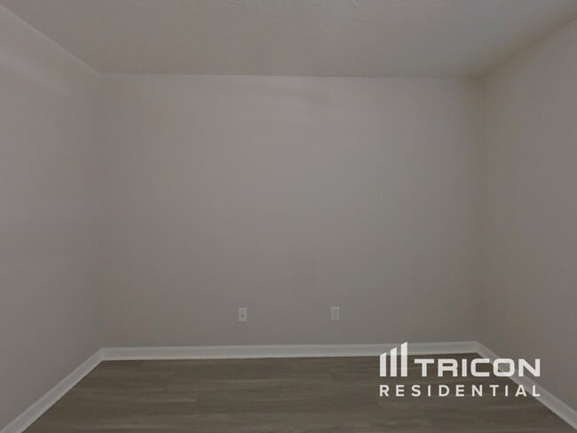 Building Photo - 613 Westview Dr