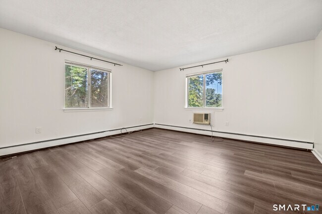 Building Photo - 38 Rambling Brook Ln
