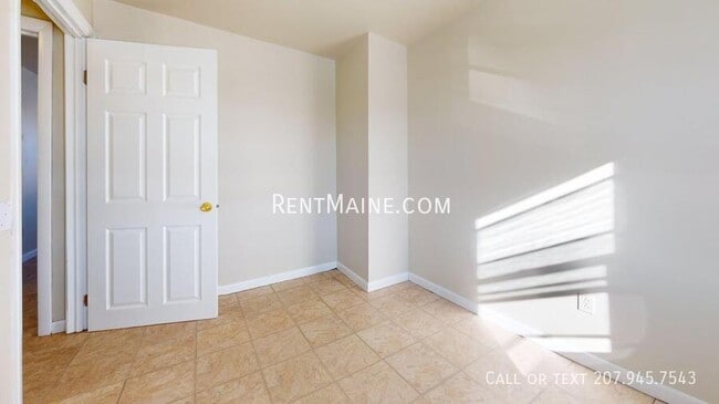 Building Photo - 33 Yale St