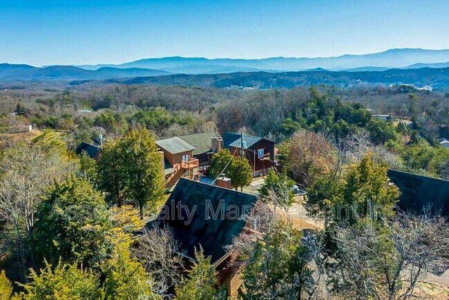 Building Photo - 2632 Camden Way