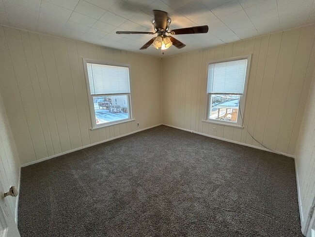 Building Photo - Newly Renovated Three Bedroom House