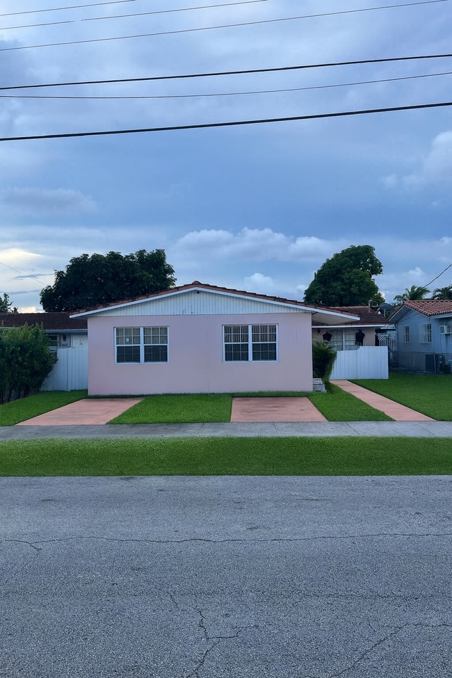 Building Photo - 3612 NW 5th St