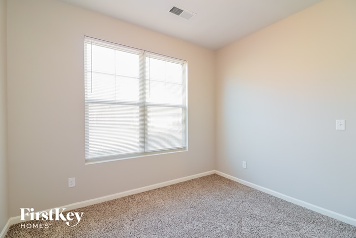 Building Photo - 181 Daisy Cir