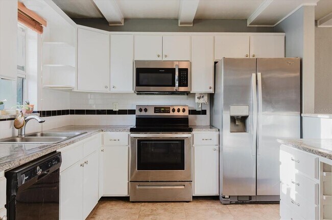 Building Photo - 14419 Americana Cir