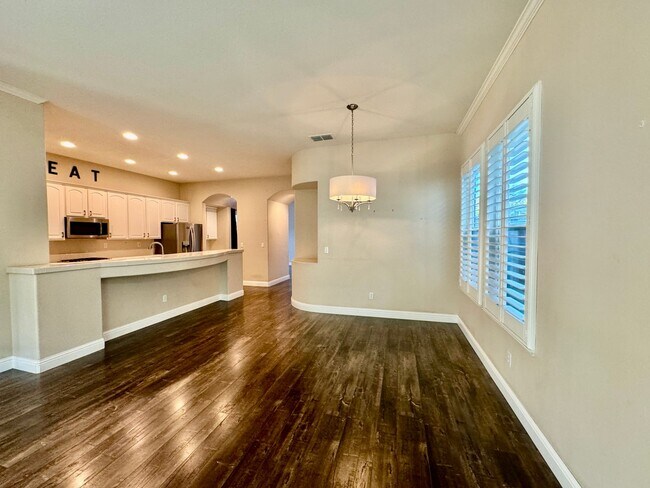 Building Photo - CLEAN AND SPACIOUS ONE STORY, 3 BED, 2 BATH, 2 CAR GARAGE IN WEST SACRAMENTO