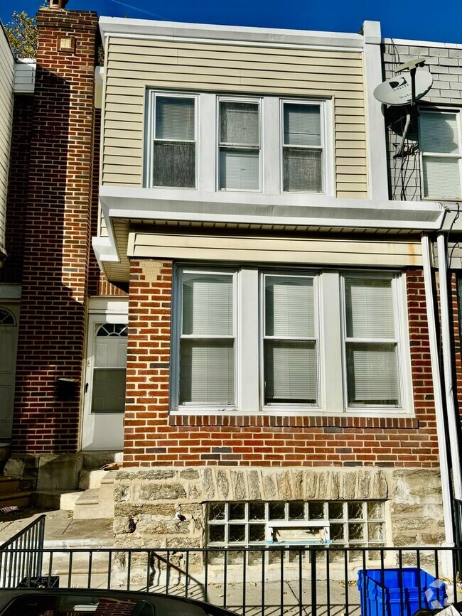 Building Photo - 253 Rosemar St