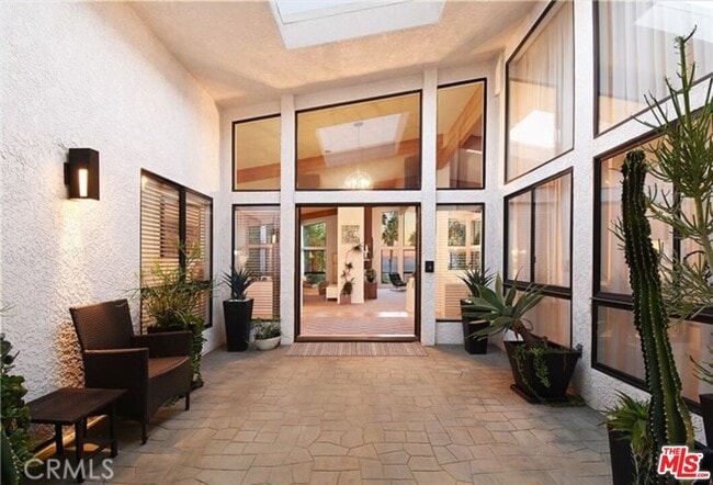 Building Photo - 6508 Via Baron