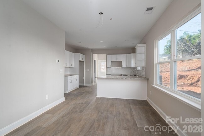 Building Photo - 5536-5538 Wrenn Dr