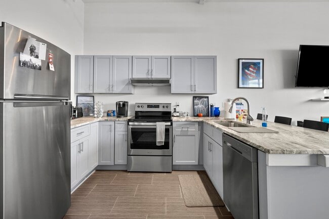 28 - 7th fl unit 702 - The Cast Iron Building