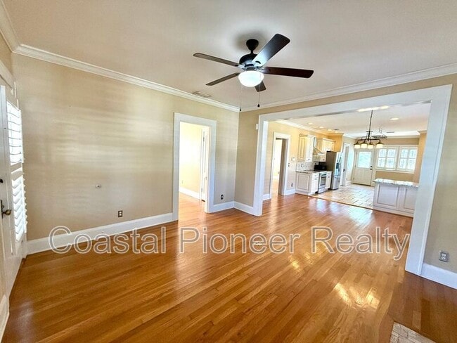 Building Photo - 5406 N Suwanee Ave