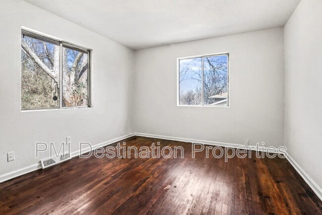 Building Photo - 3542 N 60 St