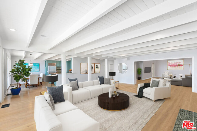 Building Photo - 27040 Malibu Cove Colony Dr