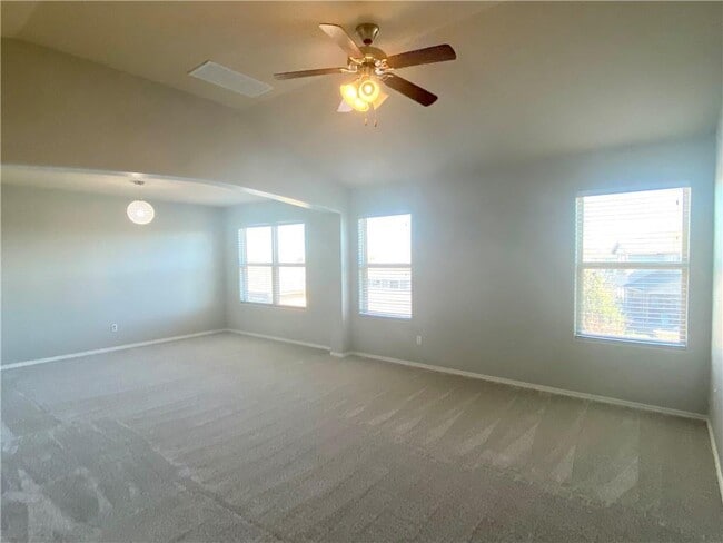 Building Photo - 7320 Sunset Heights Cir