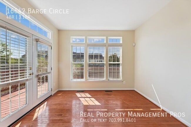 Building Photo - 16642 Barge Cir