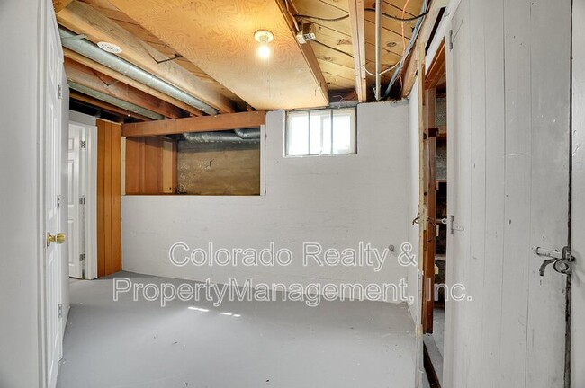 Building Photo - 1405 15th Ave