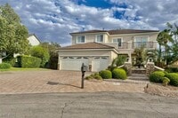 Building Photo - 331 W Sherwood Dr