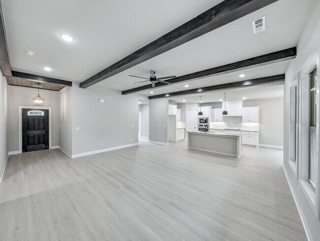 Building Photo - 10 Olmsted Cir