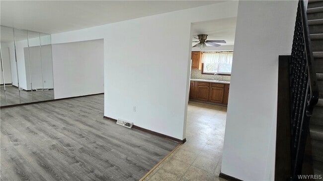 Building Photo - 182 Woodcrest Dr