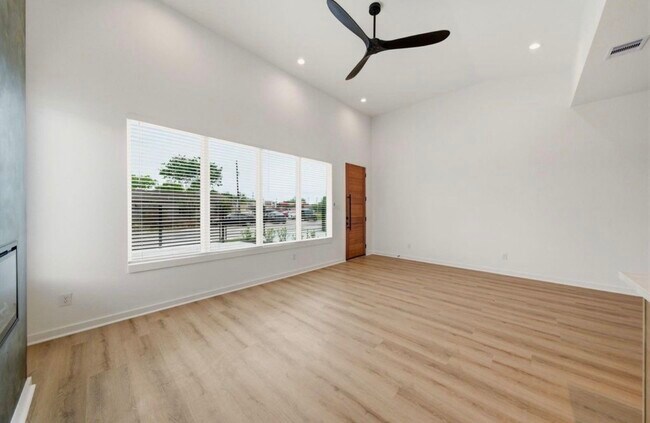 Building Photo - 8203 Calhoun Rd
