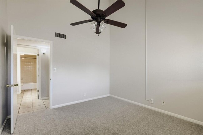 Building Photo - 11 Casa Verde St