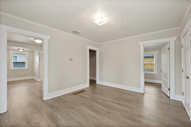 Building Photo - Charming Corner-Lot Tacoma Home with Huge ...