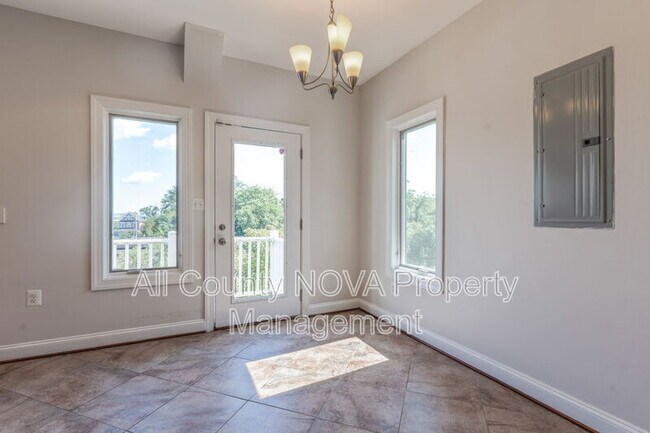 Building Photo - 1384 Talbert Ct SE