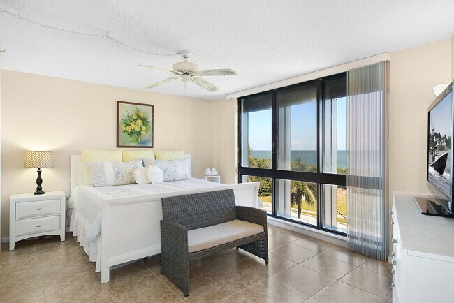 Building Photo - 801 S Ocean Dr