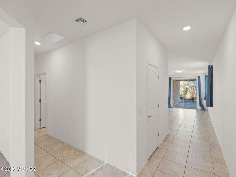 Building Photo - 7996 S Golden Bell Dr