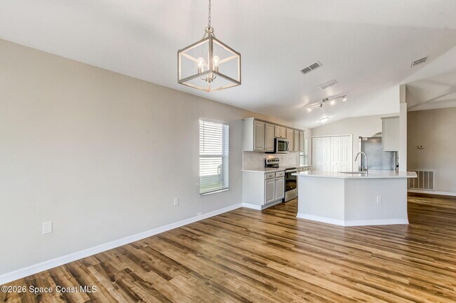 Building Photo - 3254 Burdock Ave