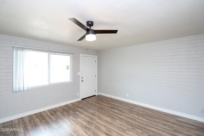 Building Photo - 6040 N 21st Ave