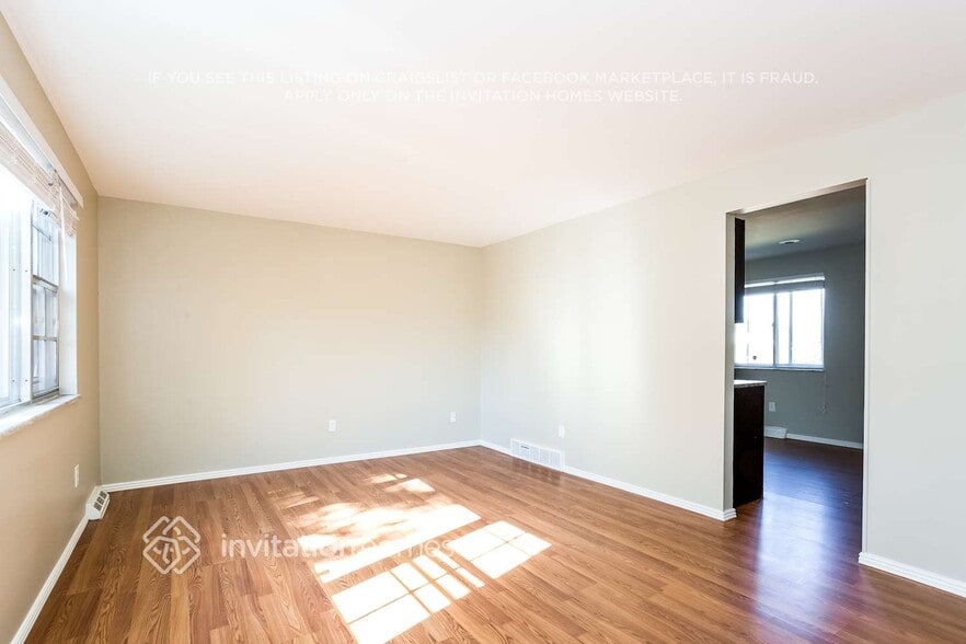 Building Photo - 6471 S Birch Cir