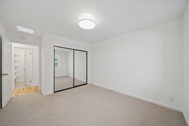 Building Photo - 1406 Cedarwood Dr