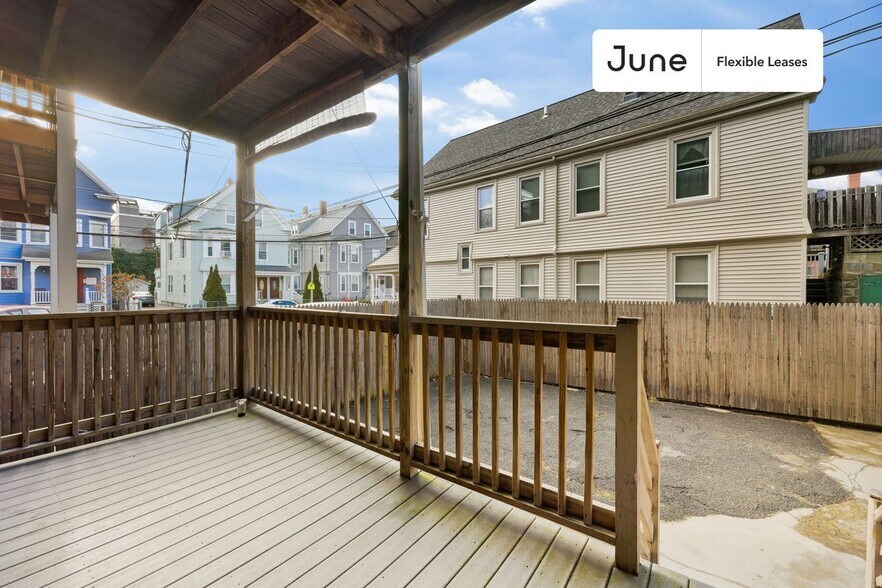 Building Photo - 823 Dorchester Ave