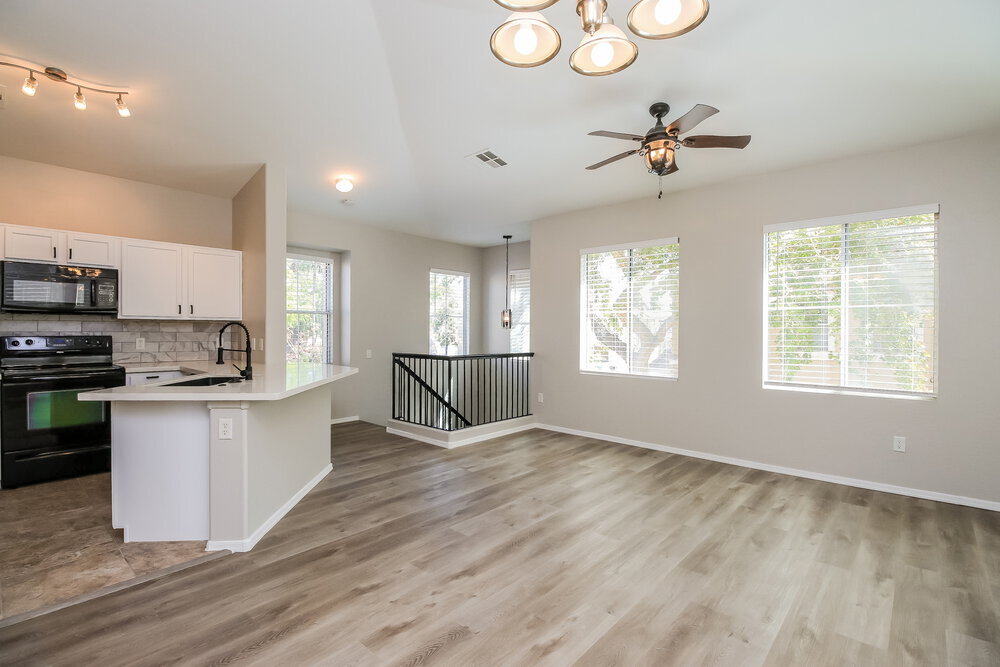 Building Photo - 9233 E Neville Ave