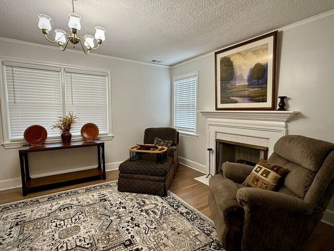 Building Photo - SHORT TERM AVAILABLE [Shandon]