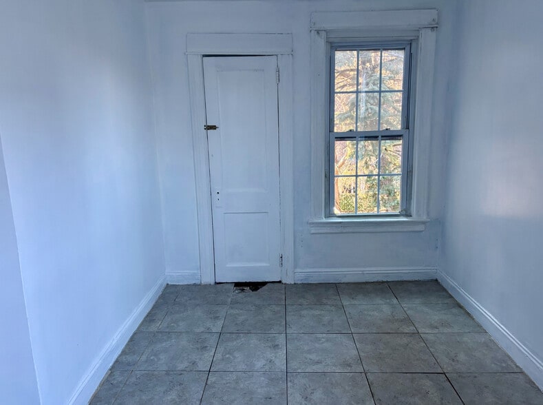 Building Photo - 6215 Jackson St