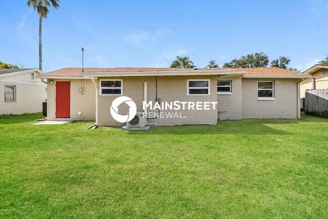 Building Photo - 4 Bedroom Pet-Friendly Home in HOLIDAY, FL with Main Street Renewal