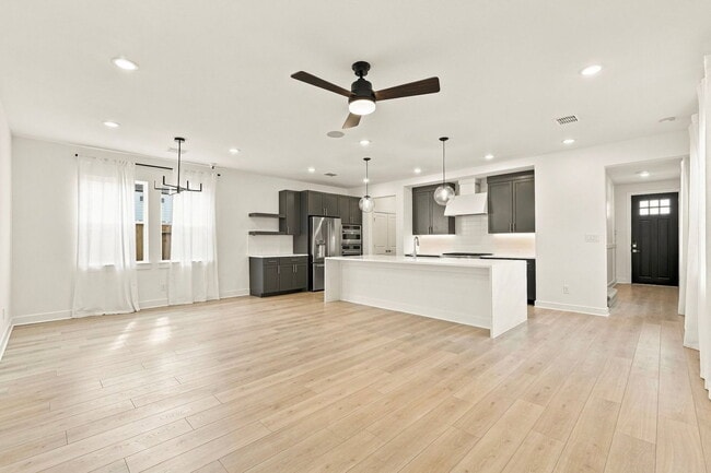 Building Photo - 2305 Via Laura Ln