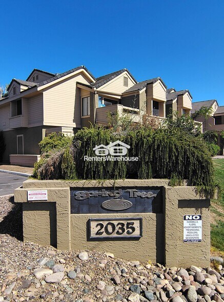 Building Photo - 2035 S Elm St