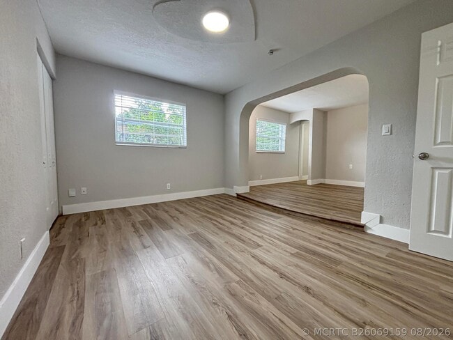 Building Photo - 6720 SW 17th St