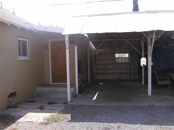 Building Photo - 450 W Main St