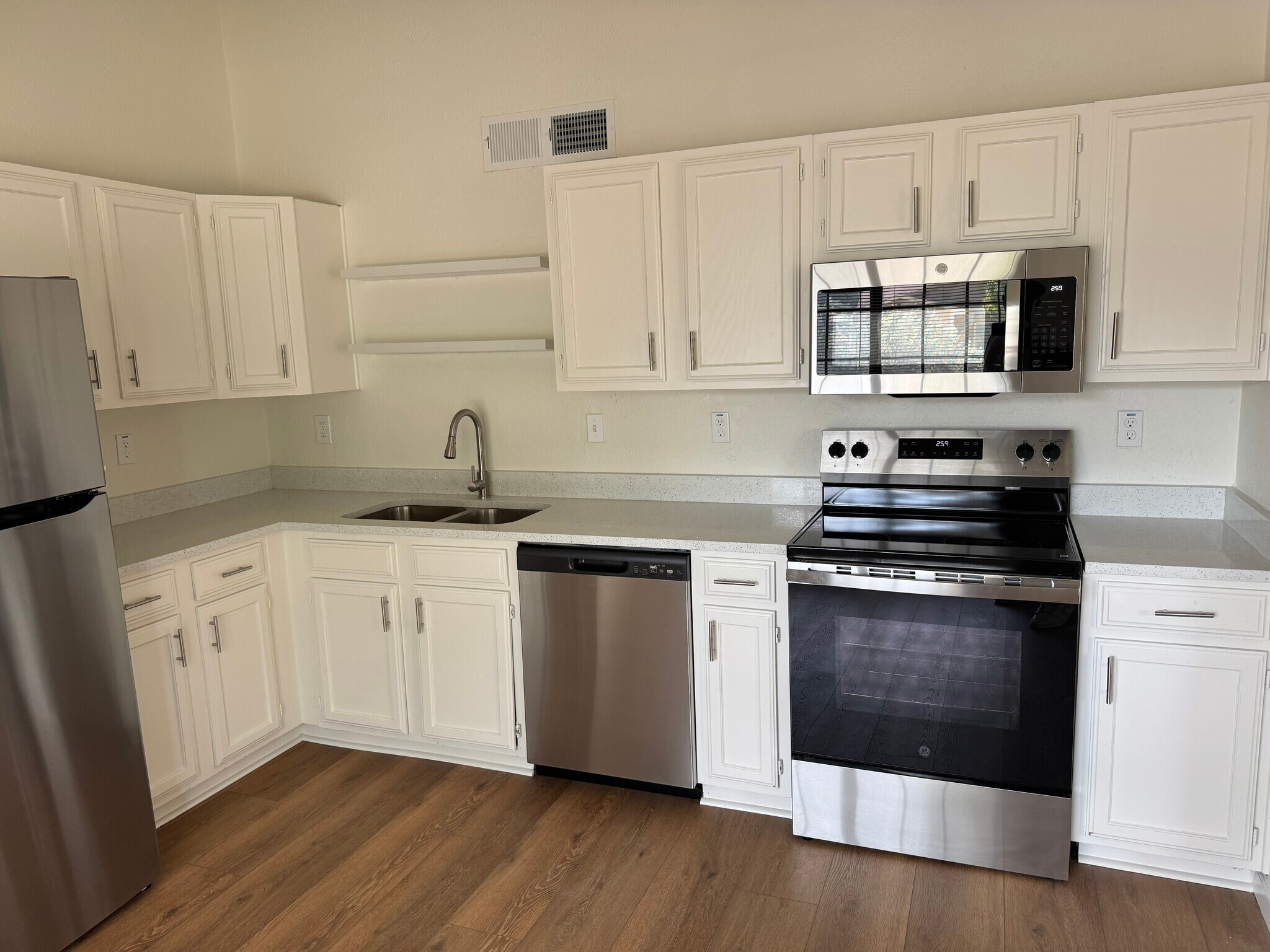 Building Photo - 4757 China Rose Dr