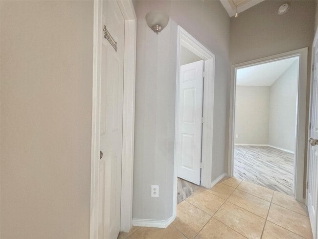 Building Photo - 17602 Haywood Oaks Dr