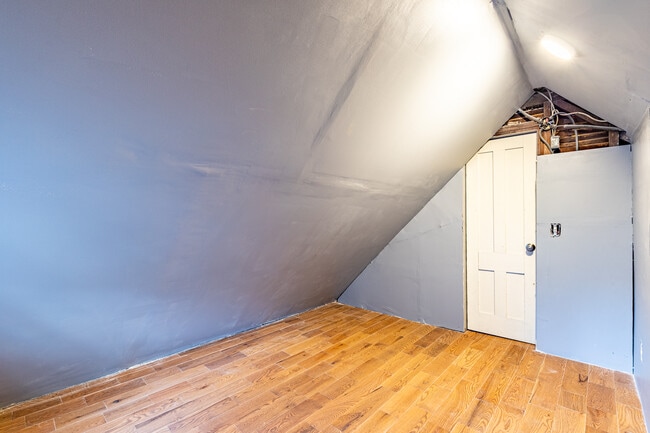 Building Photo - 243 Chamberlain St