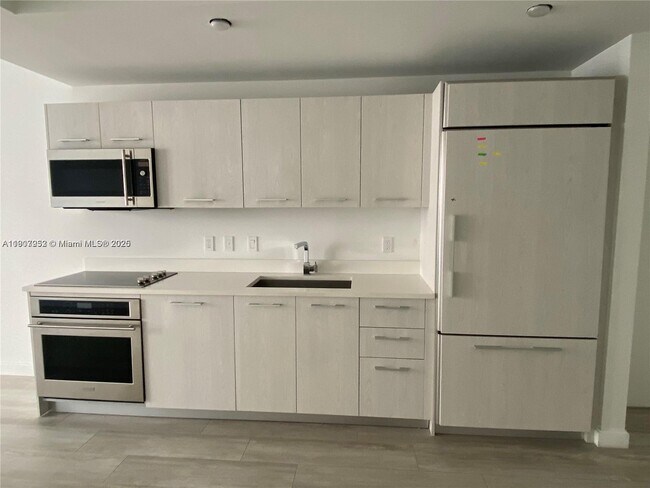 Building Photo - 55 SW 9th St