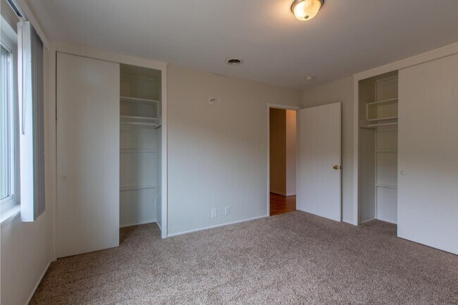 Building Photo - 1651 Rosita Rd